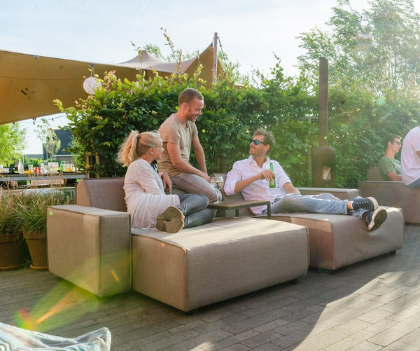 Euro Lux Life!!! The Icon lounge set from Bubalou combines the sturdy appearance with wonderful seating and lounge comfort.