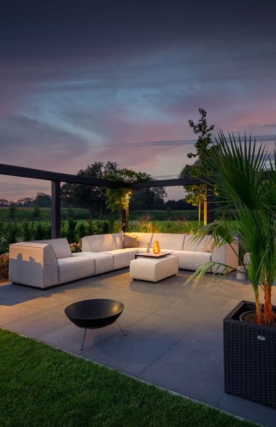This Bubalou® outdoor sofa is a loungeset made of the best materials possible. The all-weather set looks like an indoor sofa and has a timeless design. The outdoor sofa is so comfortable you just can't get enough, and that's what makes this sofa so unique