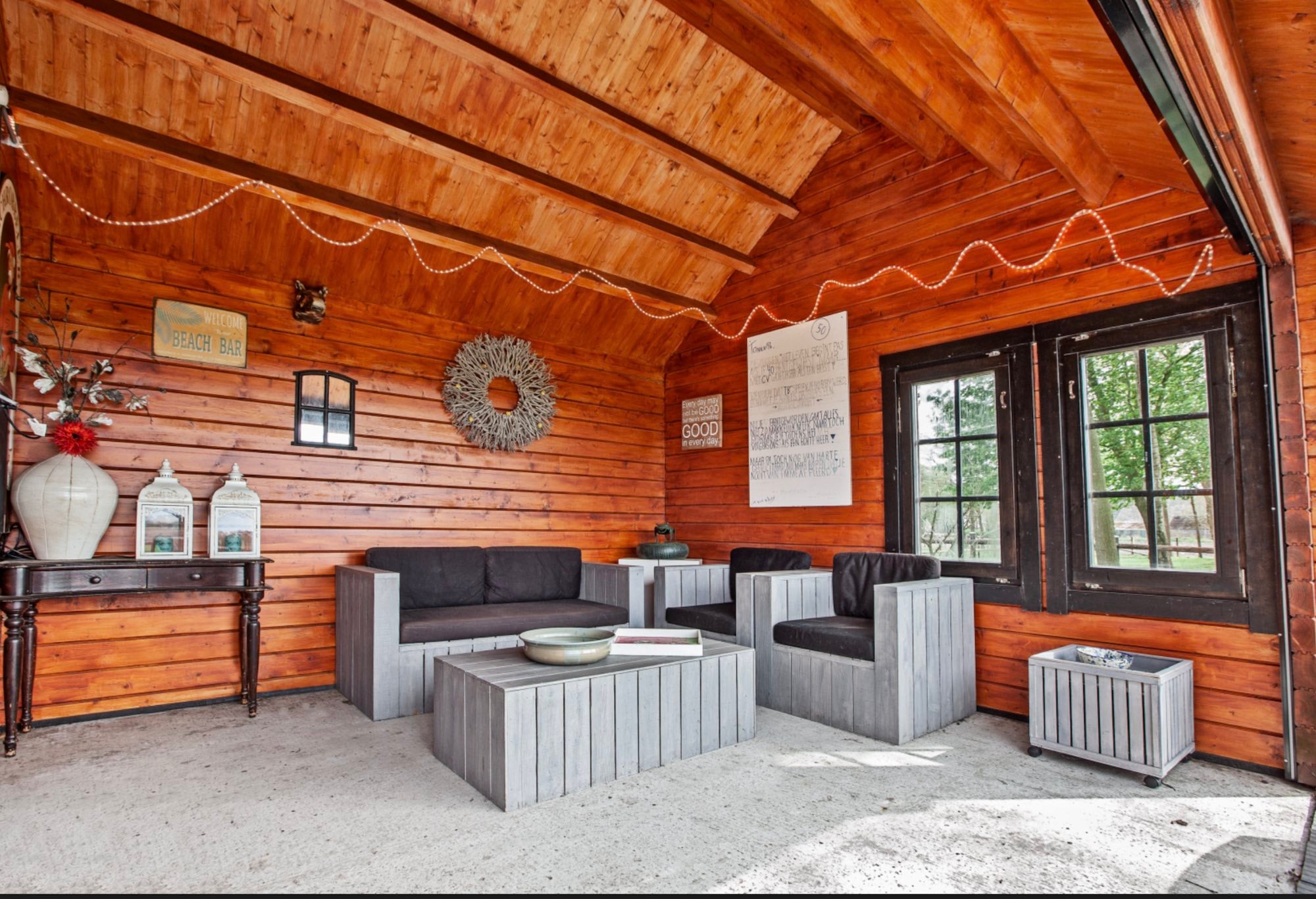 Big Ben - Cottage Bunkie / Log Cabin with canopy