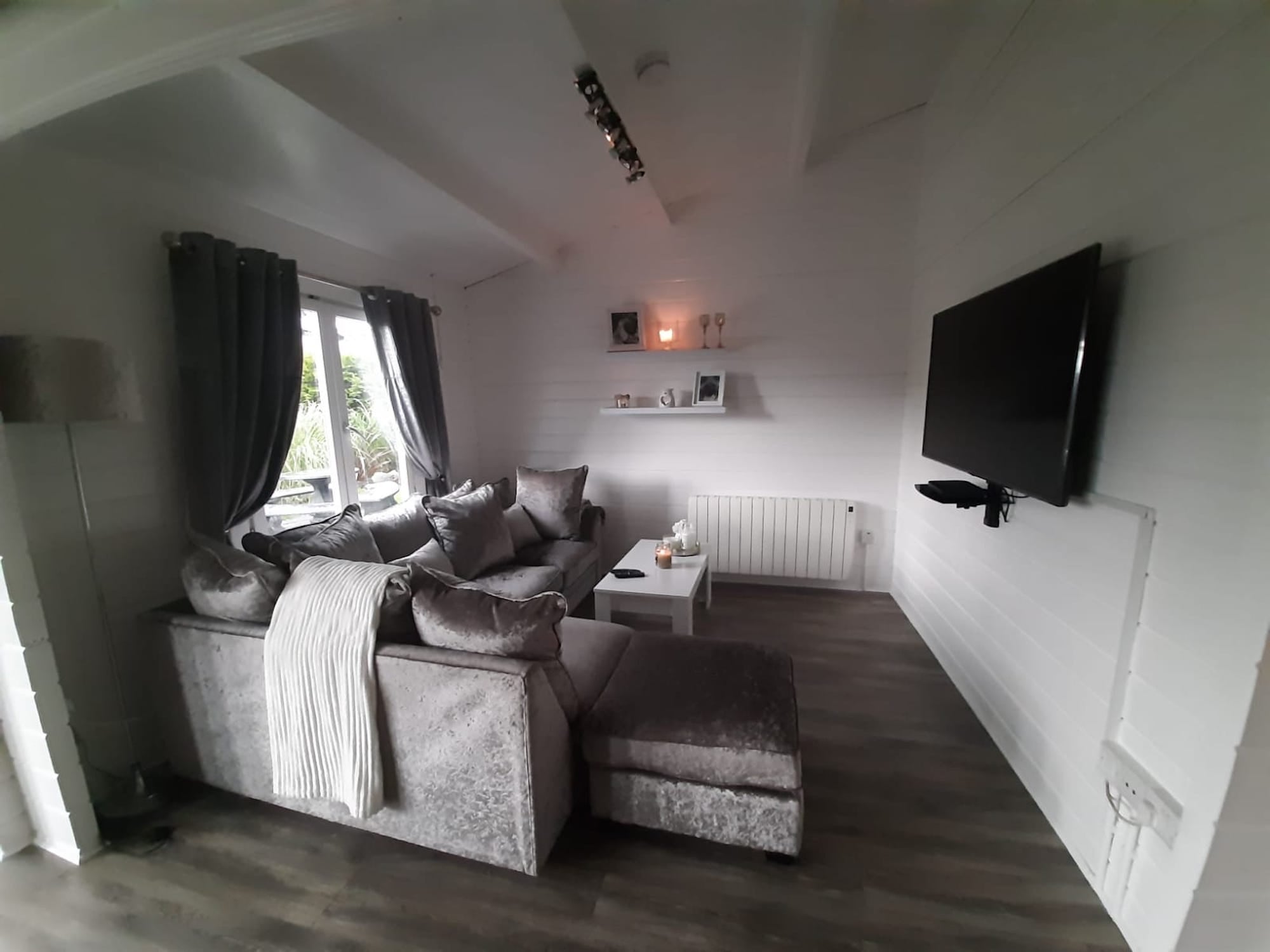 Mullingar 70MM  Log Cabin Cottage Prefab Affordable House 28' x 26' (728 SQ FT)